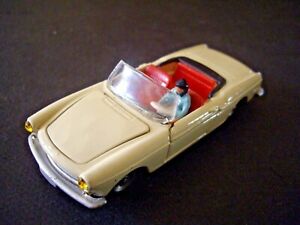 【送料無料】ホビー　模型車　車　レーシングカー プジョーカブリオレdinky toys ref 528 peugeot 404 cabriolet pininfarina repeinte