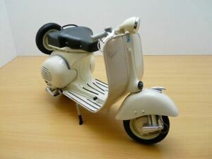 【送料無料】ホビー　模型車　車　レーシングカー スクータータンデムscooter piaggio vespa 150lt 16 biplace