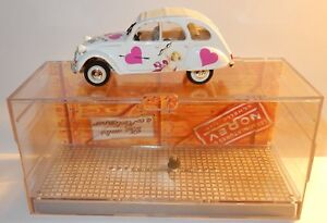 【送料無料】ホビー　模型車　車　レーシングカー フランスシトロエンセントバレンタインボックスmade in france norev citroen 2cv saint valentin 1998 in box 143 les amoureux