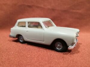 【送料無料】ホビー　模型車　車　レーシングカー オースティンスカラpolitoys 34 austin a40 plastica aps scala 141
