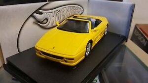 【送料無料】ホビー　模型車　車　レーシングカー ホットスケールhot wheelsferrari f 355 gts jaune 118 echelle 23921