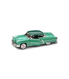 【送料無料】ホビー　模型車　車　レーシングカー リンカーンカプリlincoln capri 1952 green 118