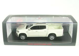 【送料無料】ホビー　模型車　車　レーシングカー メルセデスベンツ×mercedesbenz x220d white 2018 143