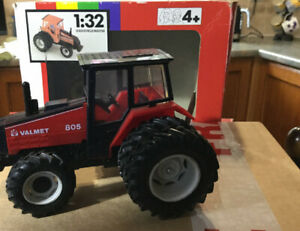 【送料無料】ホビー　模型車　車　レーシングカー リアエンドスケールファームトターデュアルbritains valmet farm tracteur duals sur extremite arriere echelle 132 19,225円