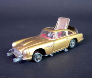 【送料無料】ホビー　模型車　車　レーシングカー ジェームスボンドjames bond voitureaston martincorgi toysgold｜hokushin