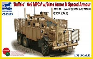 【送料無料】ホビー　模型車　車　レーシングカー バッファロースラットブロンコキットモデルbuffalo 6x6 mpcv avec slat armor spaced armor kit bronco models 135 n 35145