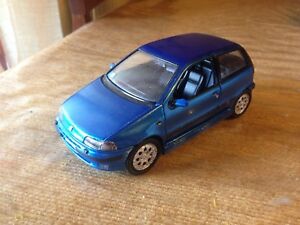 【送料無料】ホビー　模型車　車　レーシングカー fiat punto gt 124 bburago artigianale blu met