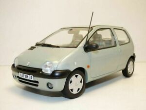 【送料無料】ホビー　模型車　車　レーシングカー ルノートゥインゴフェーズシルバーモデルrenault twingo phase 2 1998 boreal silver 118 norev voiture model car 185294 18,186円