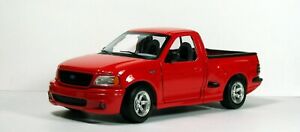 【送料無料】ホビー　模型車　車　レーシングカー フォードford svt f150 118 burago
