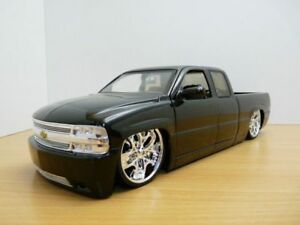 【送料無料】ホビー　模型車　車　レーシングカー シボレーシルバラードダブチューニングピックアップ