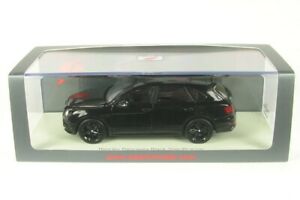 【送料無料】ホビー　模型車　車　レーシングカー ブラックbentley bentayga noir specification 2019 143