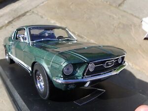 【送料無料】ホビー　模型車　車　レーシングカー フォードムスタングビンテージモデルmaisto 118 1967 v8 ford mustang gta vintage bullet muscle voiture detail modele jouet