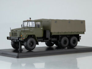 【送料無料】ホビー　模型車　車　レーシングカー maquette 143 kraz 260maquette 143 kraz260