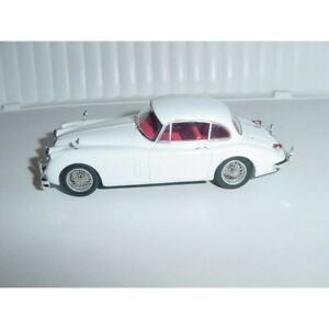 【送料無料】ホビー　模型車　車　レーシングカー ジャガーホワイトjaguar xk 150 1958 blanc twincam