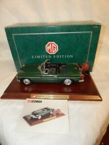 【送料無料】ホビー 模型車 車 レーシングカー コーギーロードスターグリーンクレードルバッジcorgi mgb roadster 1963 vert avec socle amp; badge 95106 boxed 118|hokushin
