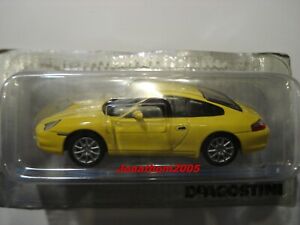 【送料無料】ホビー　模型車　車　レーシングカー ポルシェカレライエローカットdeagostini porsche 911 carrera 4 coupe 2001 jaune au 143