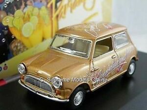 【送料無料】ホビー　模型車　車　レーシングカー オースティンオックスフォードバージョンモーリスミニモデルaustin morris mini felicitations voiture modele 143rd oxford pkd version r 0154 x {}