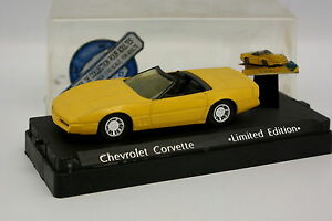【送料無料】ホビー　模型車　車　レーシングカー シボレーコルベットイエローsolido 143 chevrolet corvette jaune