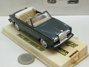 【送料無料】ホビー　模型車　車　レーシングカー ロールスロイスコーニッシュグリーンsolido 1511 rolls royce corniche d vert met 4588