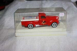 【送料無料】ホビー　模型車　車　レーシングカー ミニチュアダッジピックアップ