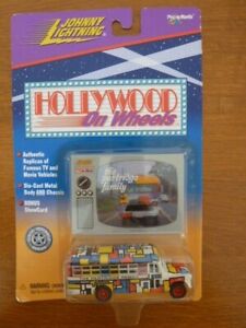 【送料無料】ホビー　模型車　車　レーシングカー ジョニーハリウッドパートリッジファミリーjohnny lightning hollywood on wheels the partridge family 43100