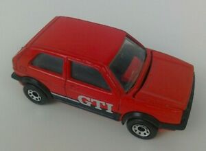 【送料無料】ホビー　模型車　車　レーシングカー マッチフォルクスワーゲンゴルフレッドスケールマカオmatchbox 1985 volkswagen golf gti mk2 rouge echelle 158 macao