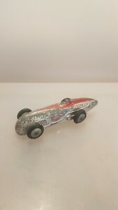 【送料無料】ホビー　模型車　車　レーシングカー カーレースdinky voiture de course debut exemple d78