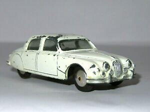 【送料無料】ホビー　模型車　車　レーシングカー コーギージャガーサロンモデルcorgi 208 jaguar 24 l saloon beau modele dorigine