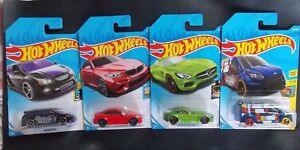 【送料無料】ホビー　模型車　車　レーシングカー ホットホイールシールドhot wheels 4 vehicule bundleneuf scelle