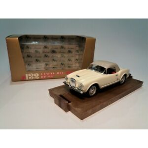 【送料無料】ホビー　模型車　車　レーシングカー セリエロランチアクモスカラボックスbrumm serie oro 132 lancia b24 spider hp 115 1955 scala 143 box mc44344