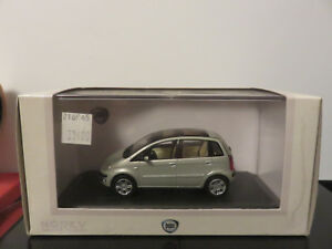 【送料無料】ホビー　模型車　車　レーシングカー ミニチュアランチアvoiture miniature lancia musa ed limited norev 143 etat neuf