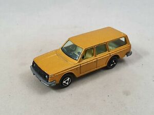 【送料無料】ホビー　模型車　車　レーシングカー チアリーダーボルボmajorette globe toys volvo 245 dl no 105 160