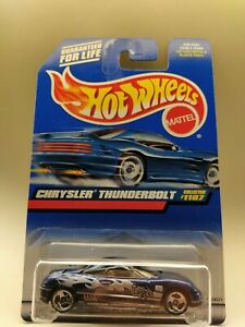 【送料無料】ホビー　模型車　車　レーシングカー ホットホイールクライスラーhot wheels chrysler thunderbolt