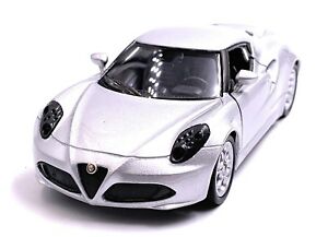 【送料無料】ホビー　模型車　車　レーシングカー アルファロメオスケールスポーツモデルealfa romeo 4c voiture sport maquette de auto en argent echelle 13 4 licence