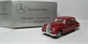 【送料無料】ホビー　模型車　車　レーシングカー メルセデスクラシックコレクションベンツwiking 187 mercedes benz 300 adenauer neuf dans sa boite special couleur rouge collection classic