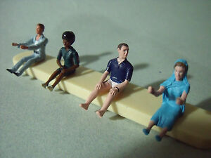 【送料無料】ホビー　模型車　車　レーシングカー ドライバドライバ4 figurines 143 set 7 conducteurs car drivers vroom unpainted figures
