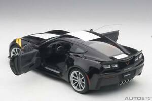 【送料無料】ホビー　模型車　車　レーシングカー ブラックモデルコルベットグランドスポーツスケール2017 corvette c7 grand sport en noir modele en 118 echelle par autoart