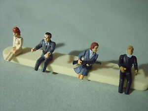 【送料無料】ホビー　模型車　車　レーシングカー ドライバドライバ4 figurines 143 set 9 conducteurs car drivers vroom unpainted figures 11,886円