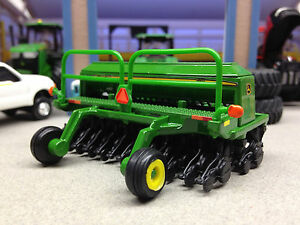 【送料無料】ホビー　模型車　車　レーシングカー ジョンディアドリル164 ertl john deere 1590 grain drill
