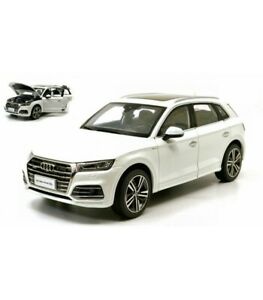 【送料無料】ホビー　模型車　車　レーシングカー アウディホワイトaudi q5 l 2018 white 118