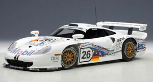 【送料無料】ホビー　模型車　車　レーシングカー ミニチュアスケールポルシェグアテマラリタイヤminiature voiture echelle 118 autoart porsche 911 gt1 n26 dnf lm｜hokushin