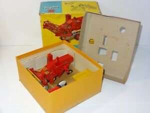【送料無料】ホビー　模型車　車　レーシングカー マッシーファーガソンw corgi giftset massey ferguson materiel agricolegs 8｜hokushin