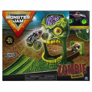 【送料無料】ホビー　模型車　車　レーシングカー モンスタージャムゾンビゲームスケールトラックセットmonster jam iciel zombie madness set de jeux inc 164 echelle exc camion
