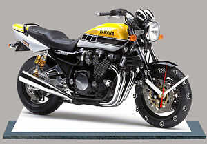 【送料無料】ホビー　模型車　車　レーシングカー オートバイヤマハロバーツミニチュアクロックmoto, yamaha 1200 xjr roberts edition, en horloge miniature12