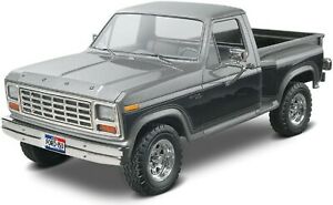 【送料無料】ホビー　模型車　車　レーシングカー フォードレンジャープラスチックモデルキット