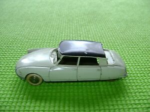 【送料無料】ホビー　模型車　車　レーシングカー シトロエンdinky toys citroen ds19 24c