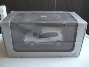【送料無料】ホビー　模型車　車　レーシングカー モデルゴルフnorev modele dans 143 vw golf gti