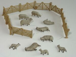 【送料無料】ホビー 模型車 車 レーシングカー ビンテージファームリードバッチペンbritains vintage farm lead sheep lot de 10 et cloture stylo 210