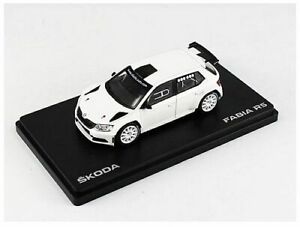 【送料無料】ホビー　模型車　車　レーシングカー シュコダファビア143 skoda fabia r5 blanc