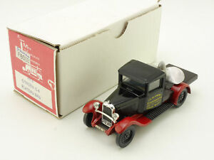 【送料無料】ホビー　模型車　車　レーシングカー シトロエンシリーズワーキングモデルパッケージマニュアルmvi vr 8 citroen c 4 base solido petites series modele travail manuel emballage